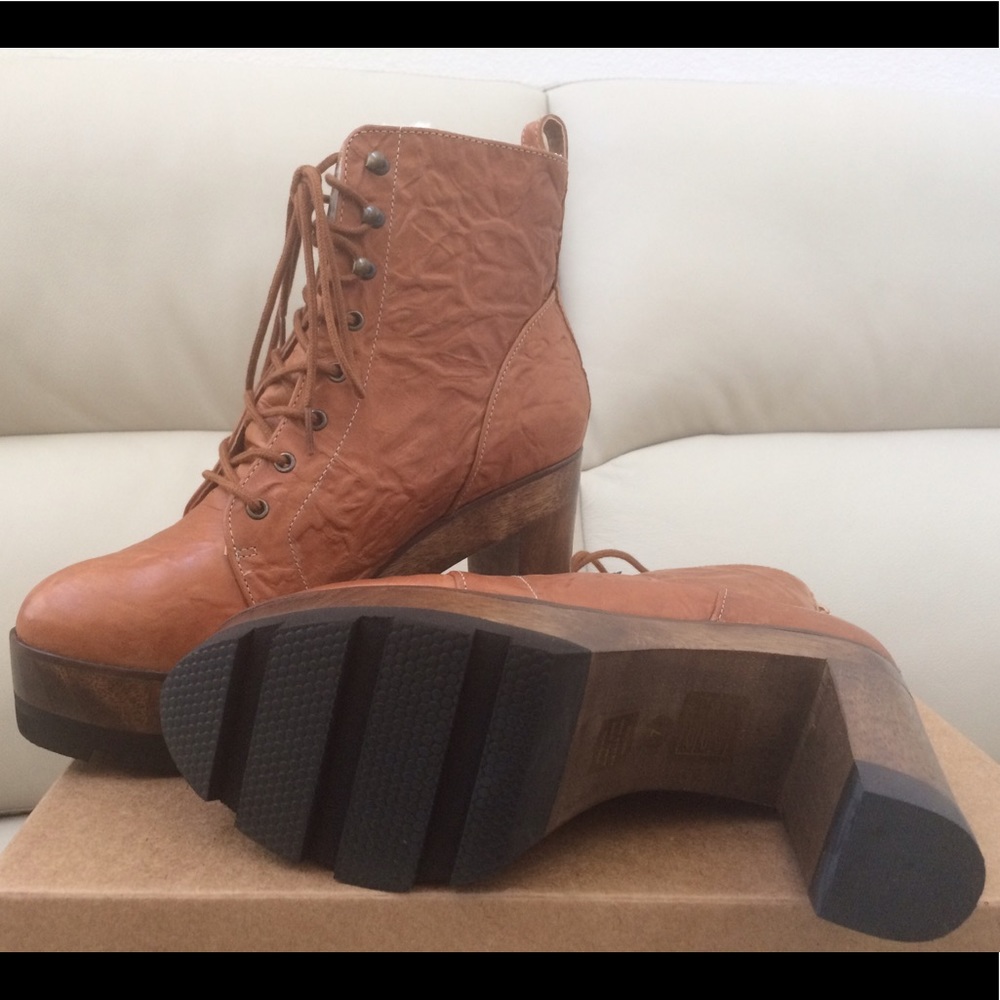 Kelsi Dagger Brooklyn Genuine Sheep Fur Boots NIB